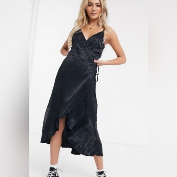 Abercrombie & Fitch Black Midi Dress - Picture 3 of 11